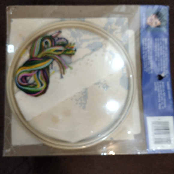 DESIGNS FOR THE NEEDLE STAMPED Cross Stitch Kit 7" HOOP FRIENDS Panda Bear #3701 - Picture 9 of 11